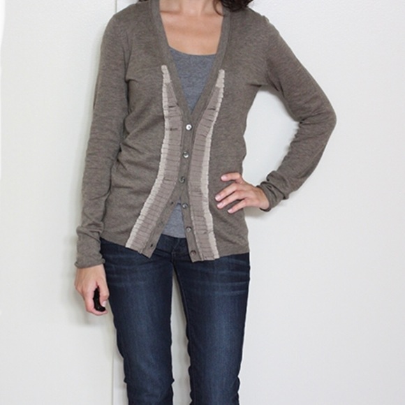 EUC Banana Republic Pima Cotton Ruffle Cardigan - Picture 2 of 8